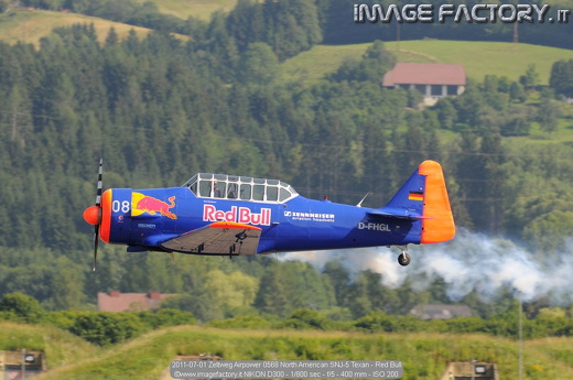 2011-07-01 Zeltweg Airpower 0568 North American SNJ-5 Texan - Red Bull